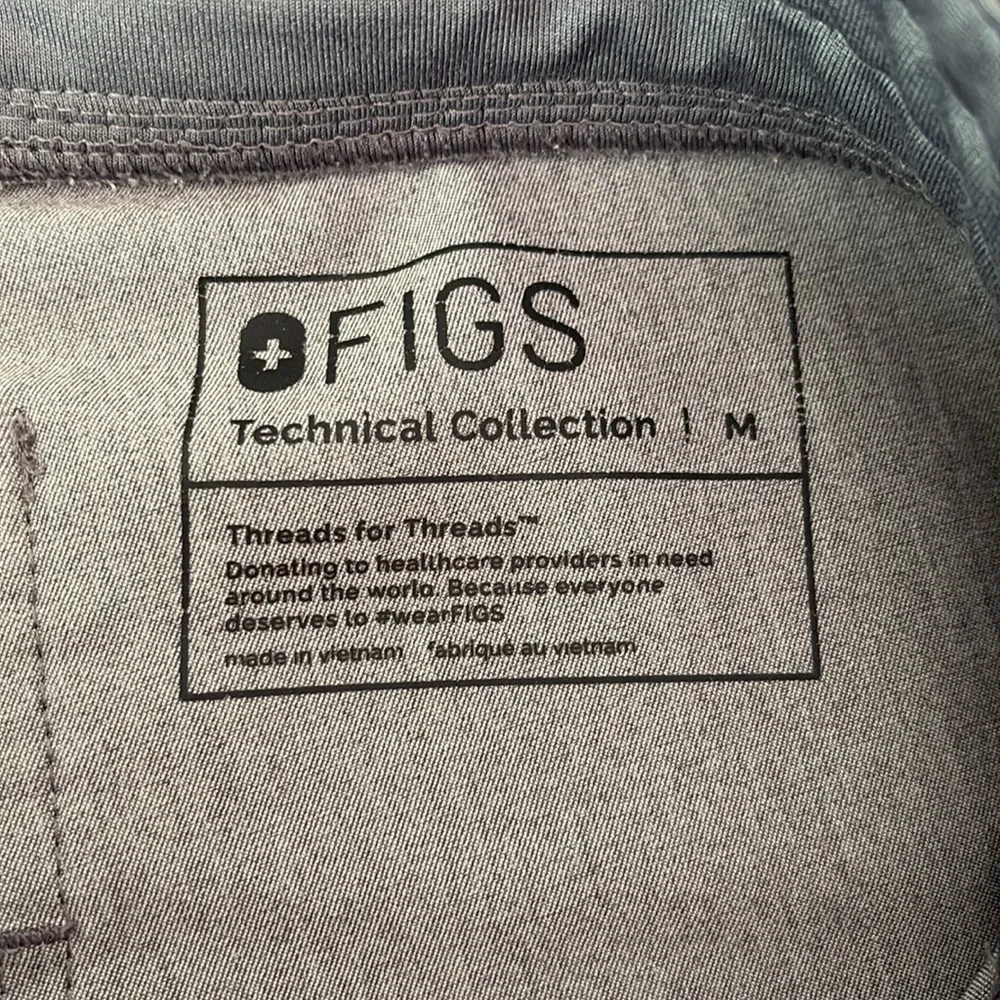 Figs Set of 2 Zamora Jogger Scrub Pants Grey #1670 6 Pockets Yoga Waist Size M - Picture 4 of 12